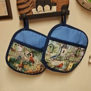 Birdhouse Print Pot Holders